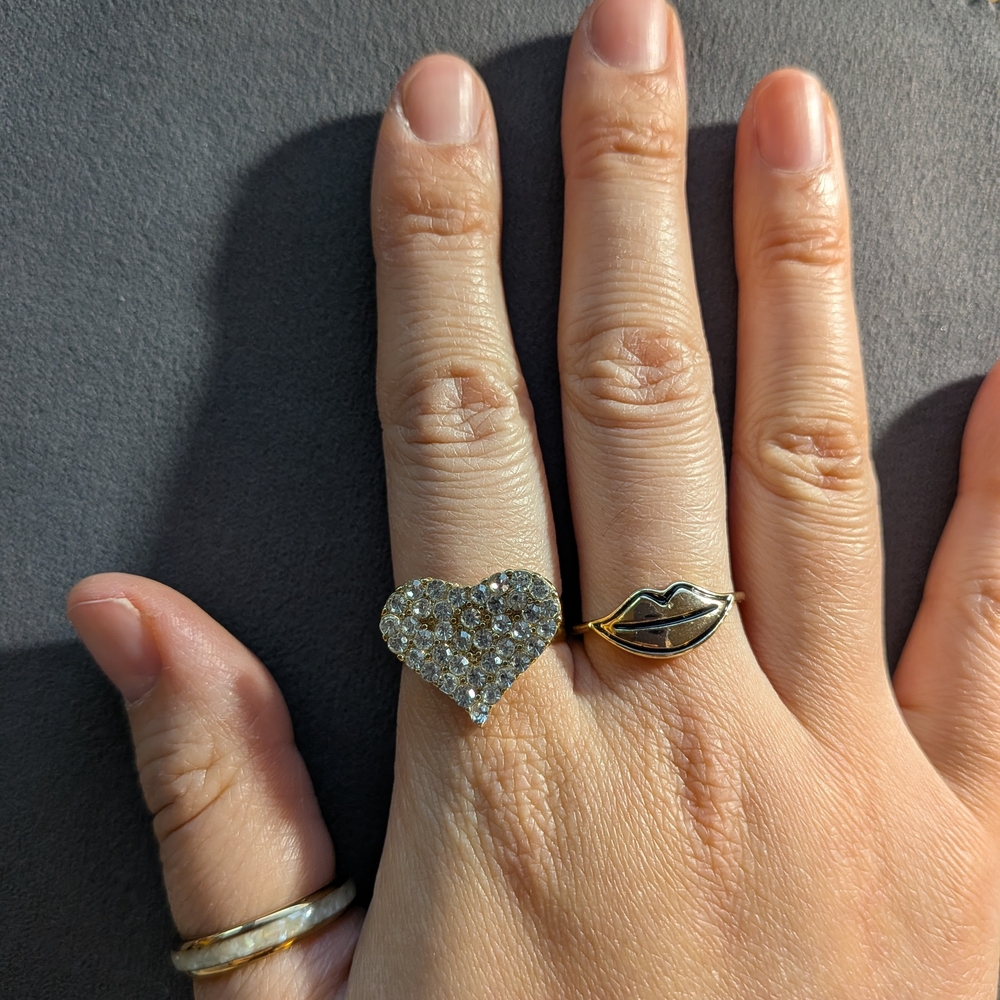 Gold Tone Heart and Lips Ring Set